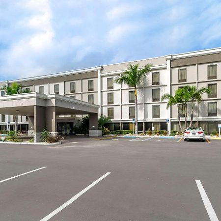 Comfort Inn & Suites St Pete - Clearwater International Airport Extérieur photo