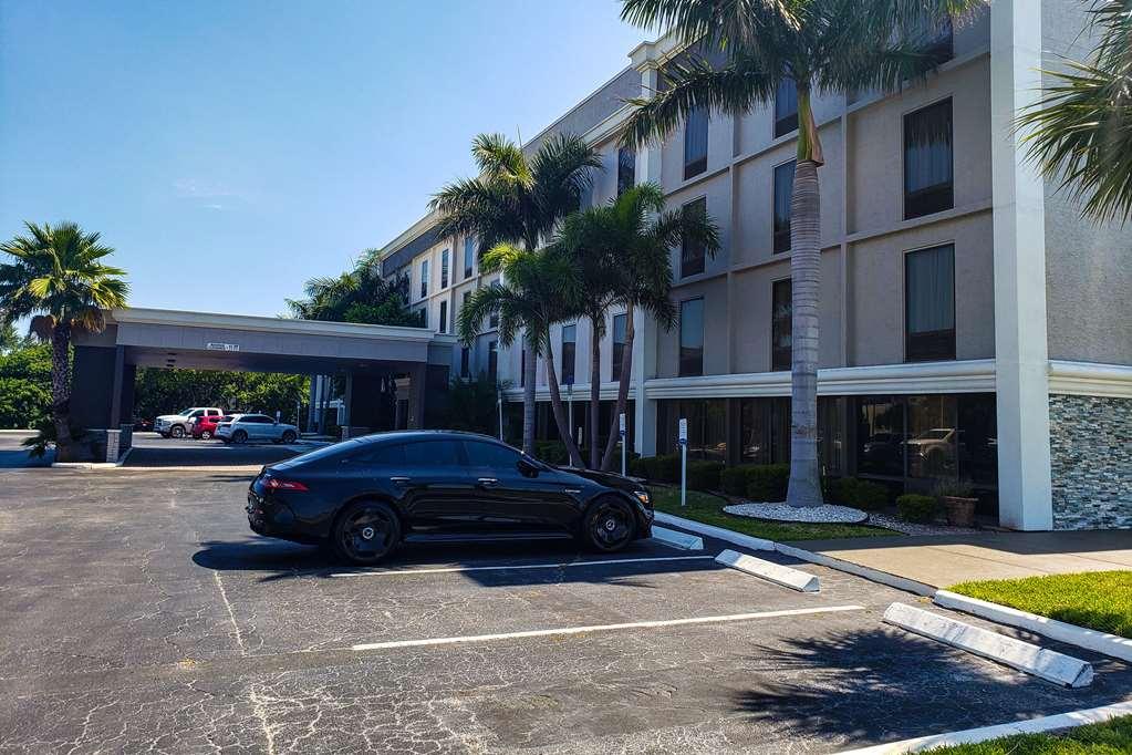 Comfort Inn & Suites St Pete - Clearwater International Airport Extérieur photo