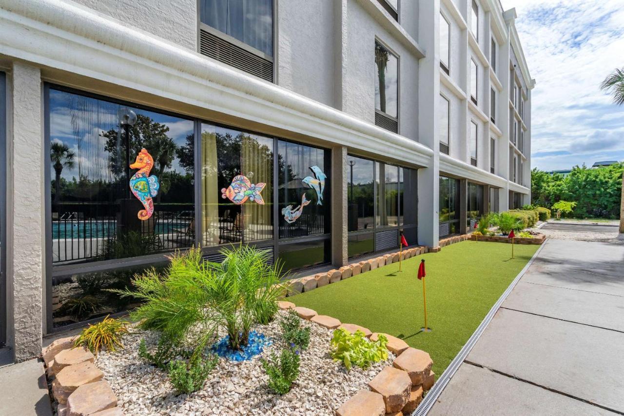 Comfort Inn & Suites St Pete - Clearwater International Airport Extérieur photo
