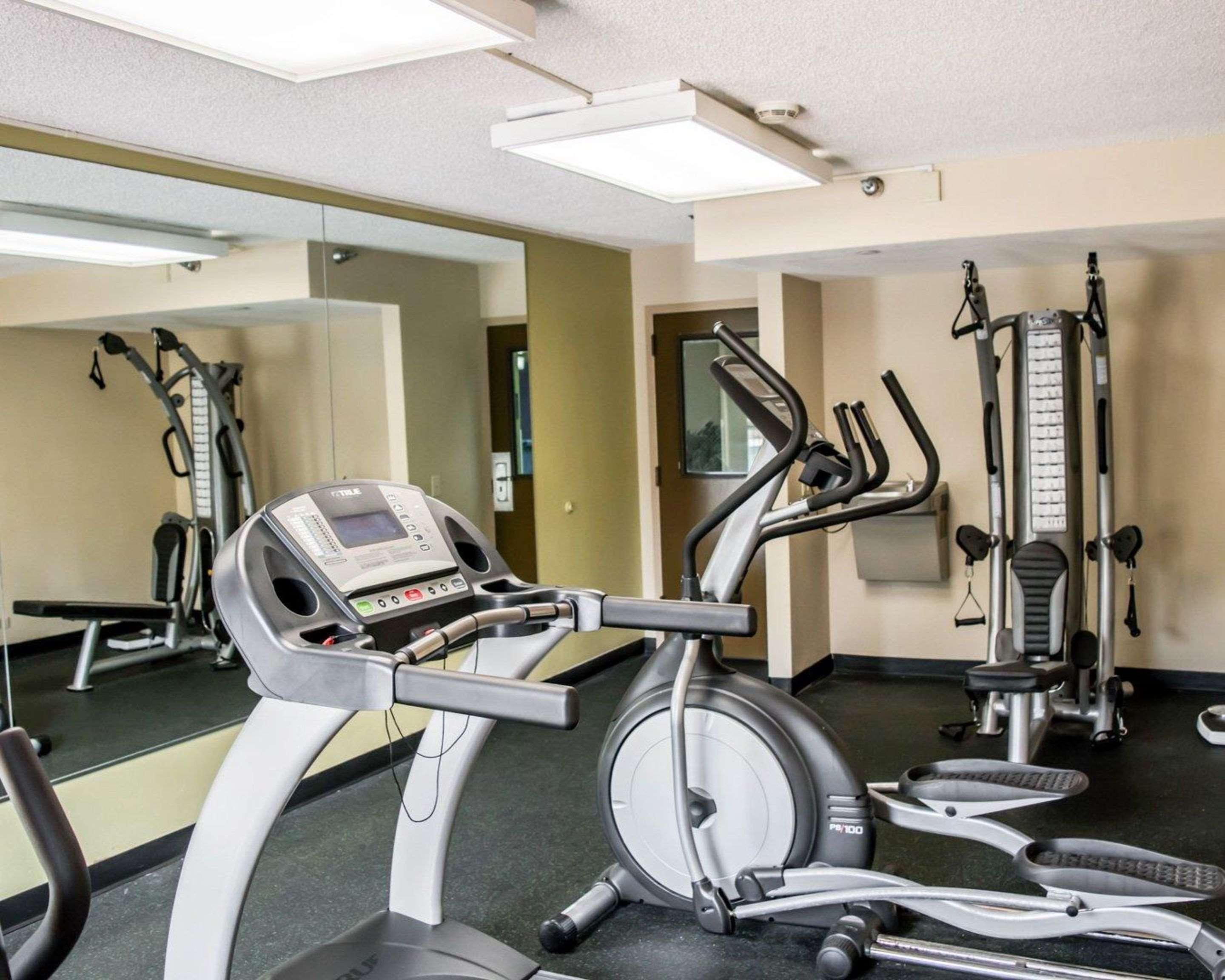 Comfort Inn & Suites St Pete - Clearwater International Airport Extérieur photo