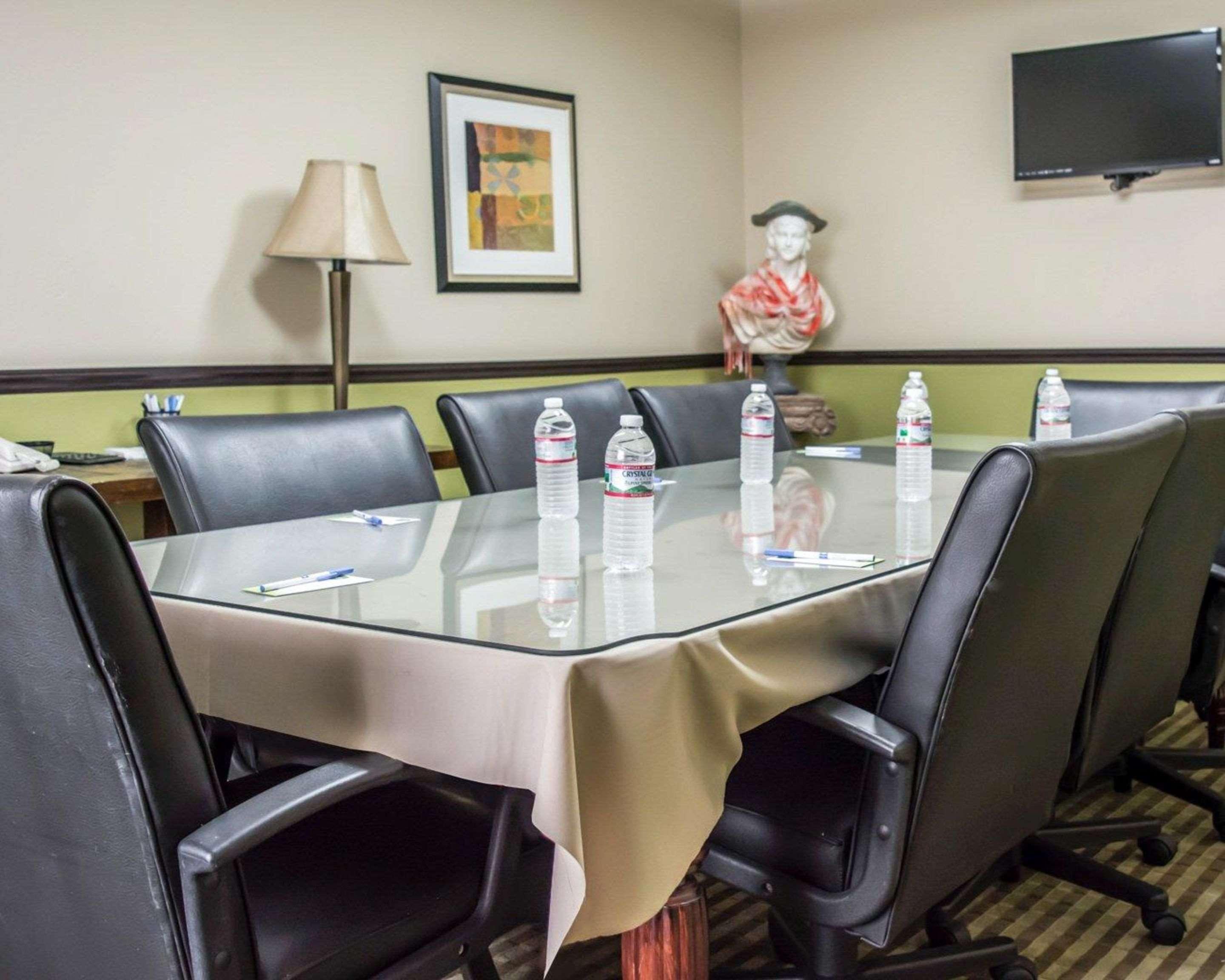Comfort Inn & Suites St Pete - Clearwater International Airport Extérieur photo