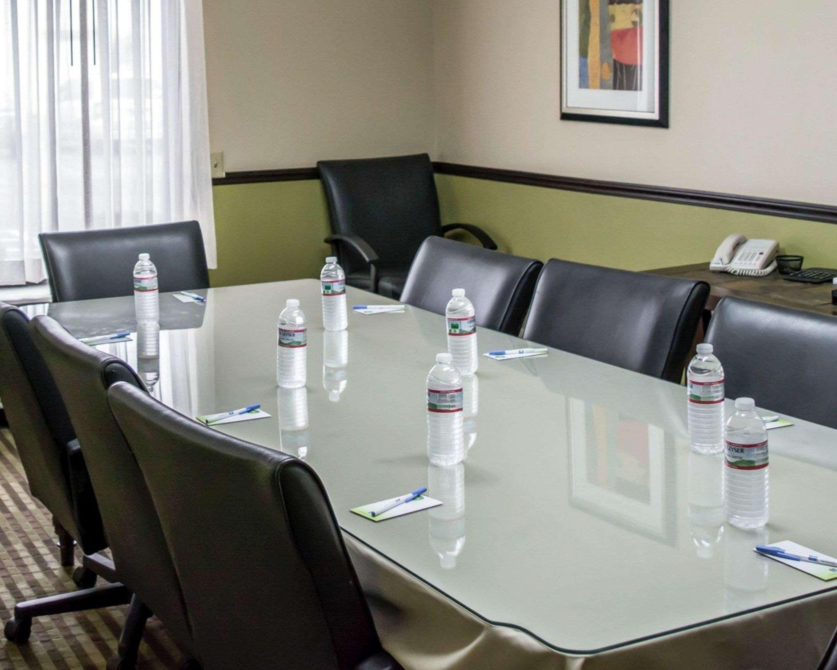 Comfort Inn & Suites St Pete - Clearwater International Airport Extérieur photo