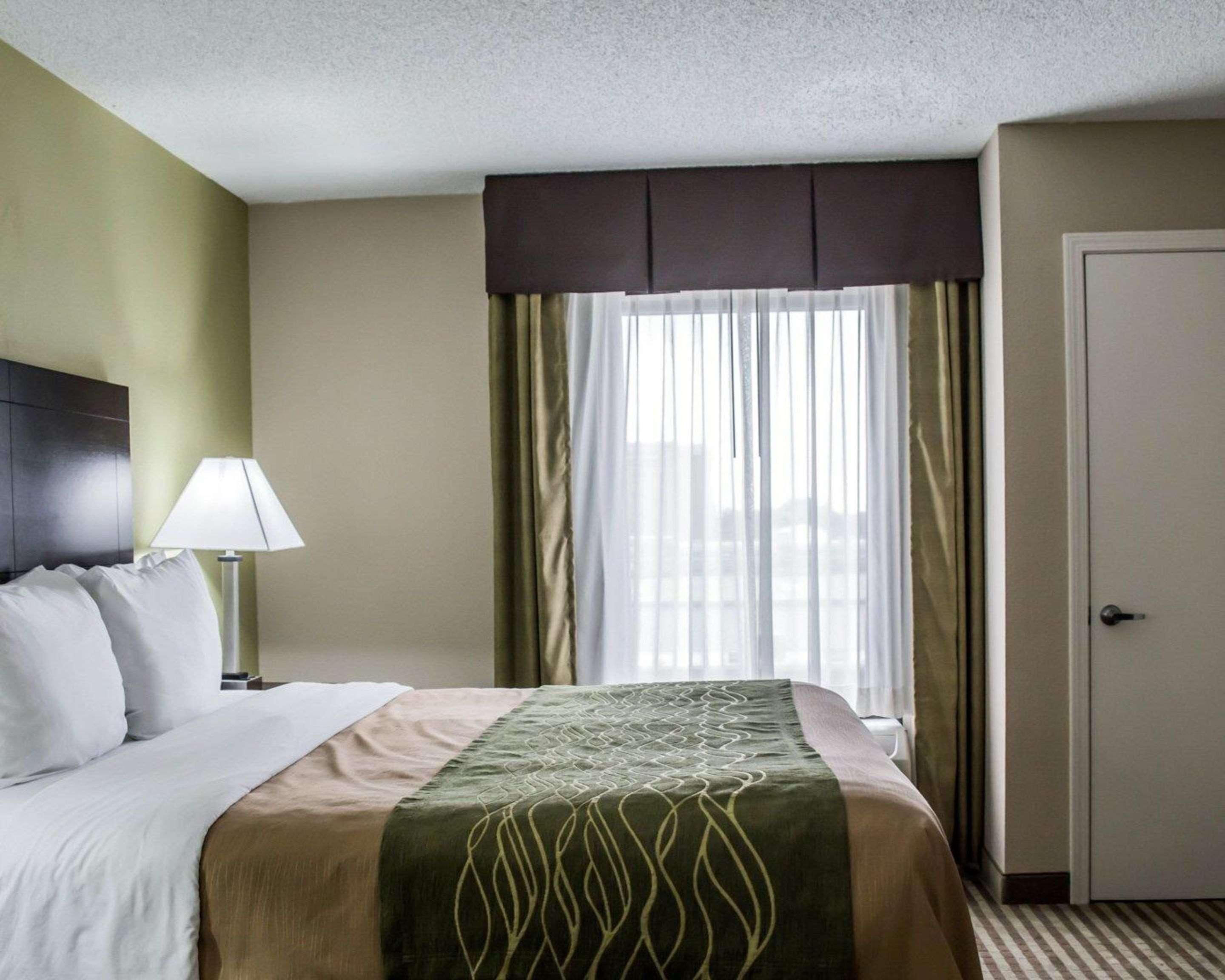 Comfort Inn & Suites St Pete - Clearwater International Airport Extérieur photo