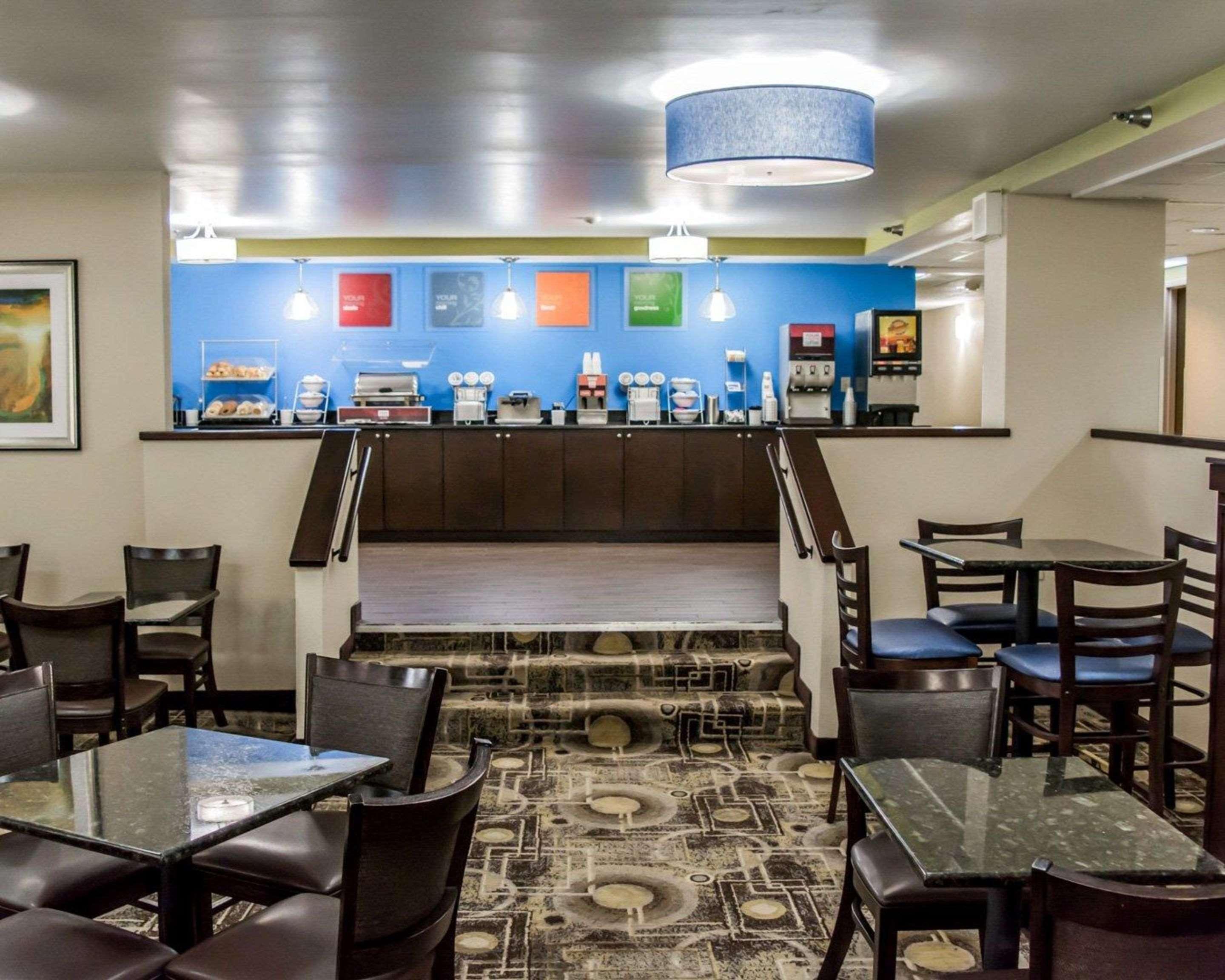 Comfort Inn & Suites St Pete - Clearwater International Airport Extérieur photo