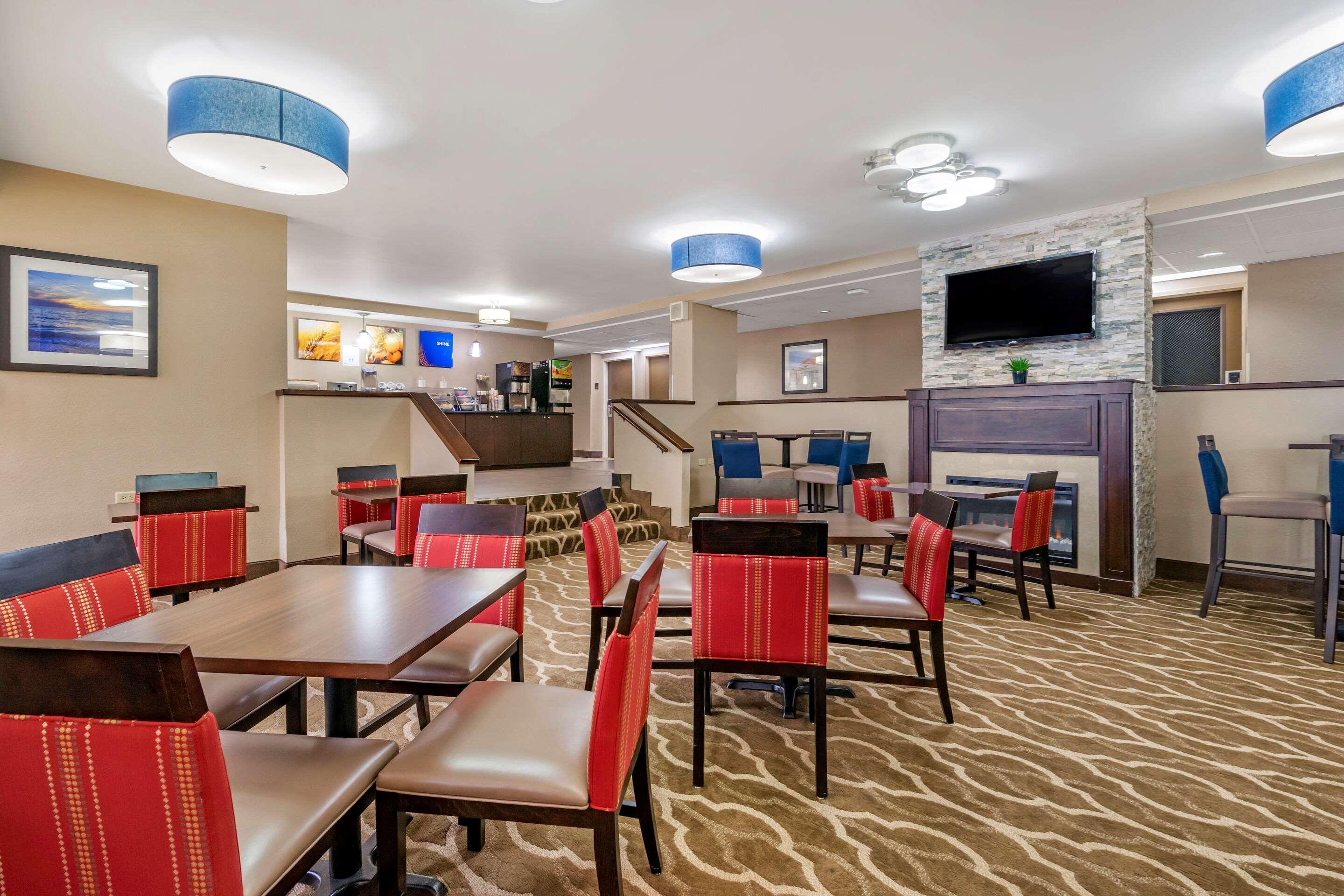 Comfort Inn & Suites St Pete - Clearwater International Airport Extérieur photo